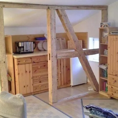 Zweizimmerwohnung Im Dachgeschoss 普特布斯